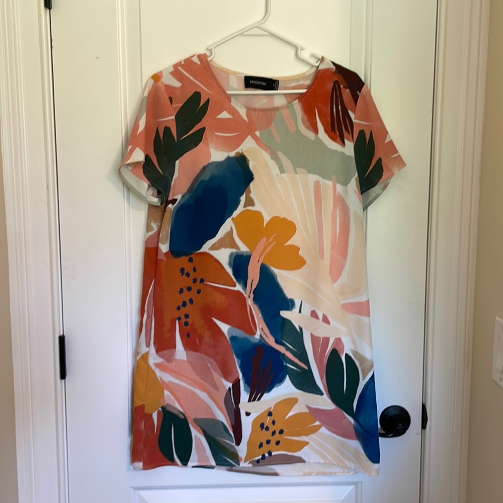 Mink pink floral shift dress size medium